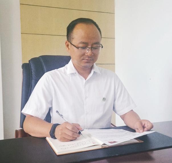 匠心书壮志,妙手绘华章