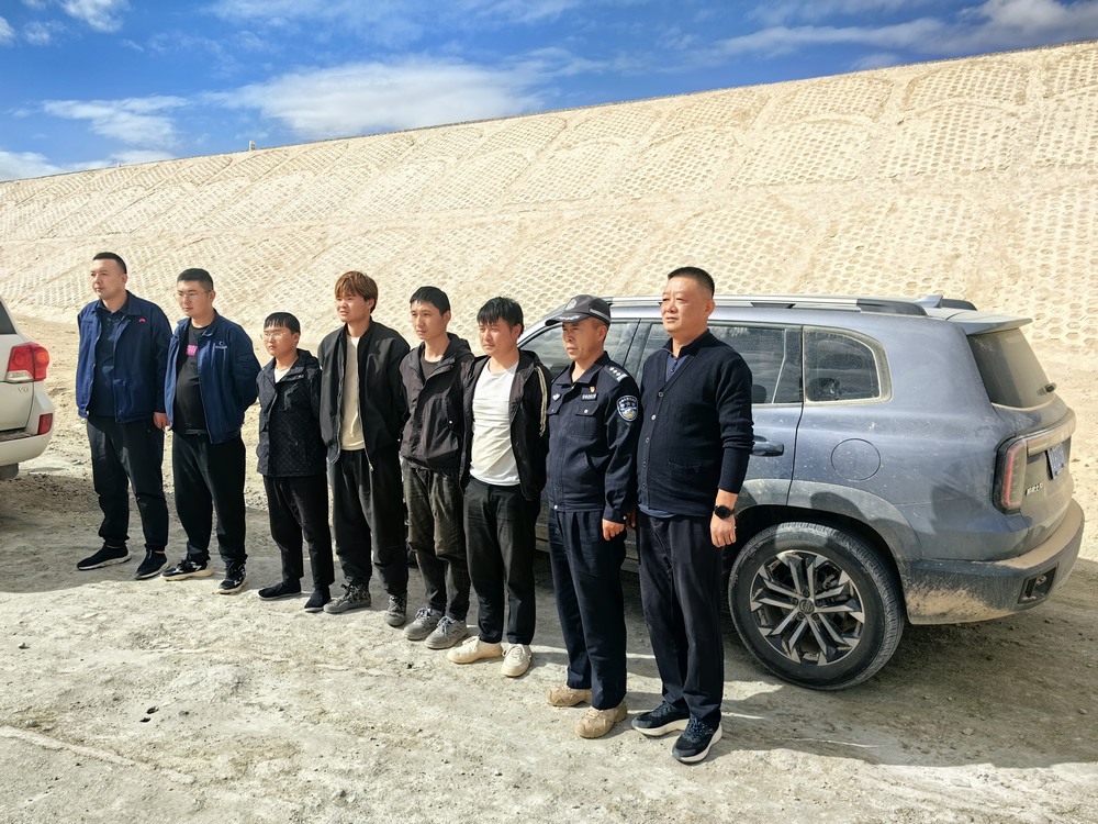 建设天工公司:与时间赛跑,6小时上演生死戈壁滩救援 建设天工公司:与时间赛跑,6小时上演生死戈壁滩救援