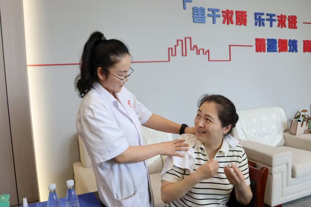 “守护健康 悦享关怀”关爱职工活动走进建设基层单位 “守护健康 悦享关怀”关爱职工活动走进建设基层单位